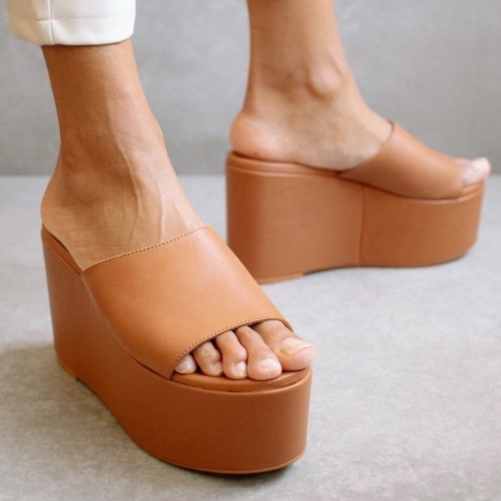 ALOHAS Chunk Sandal in Tan size 39